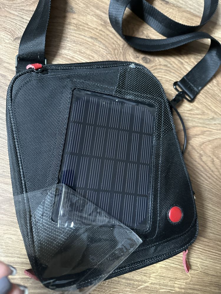 Torba na ramię na tablet z panelem solarnym, nowa