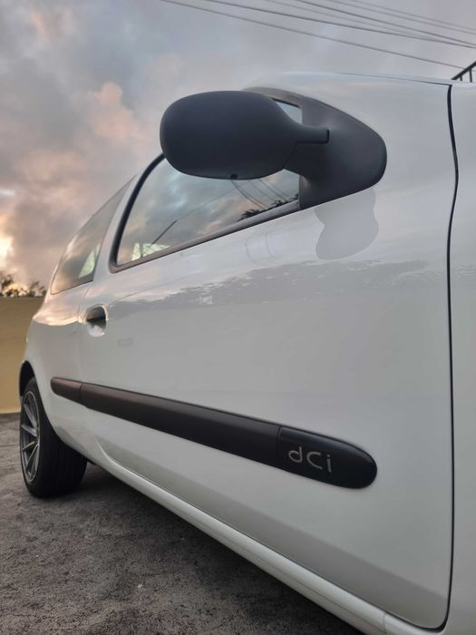 Renault Clio 1.5 dCi (impecável com poucos km)