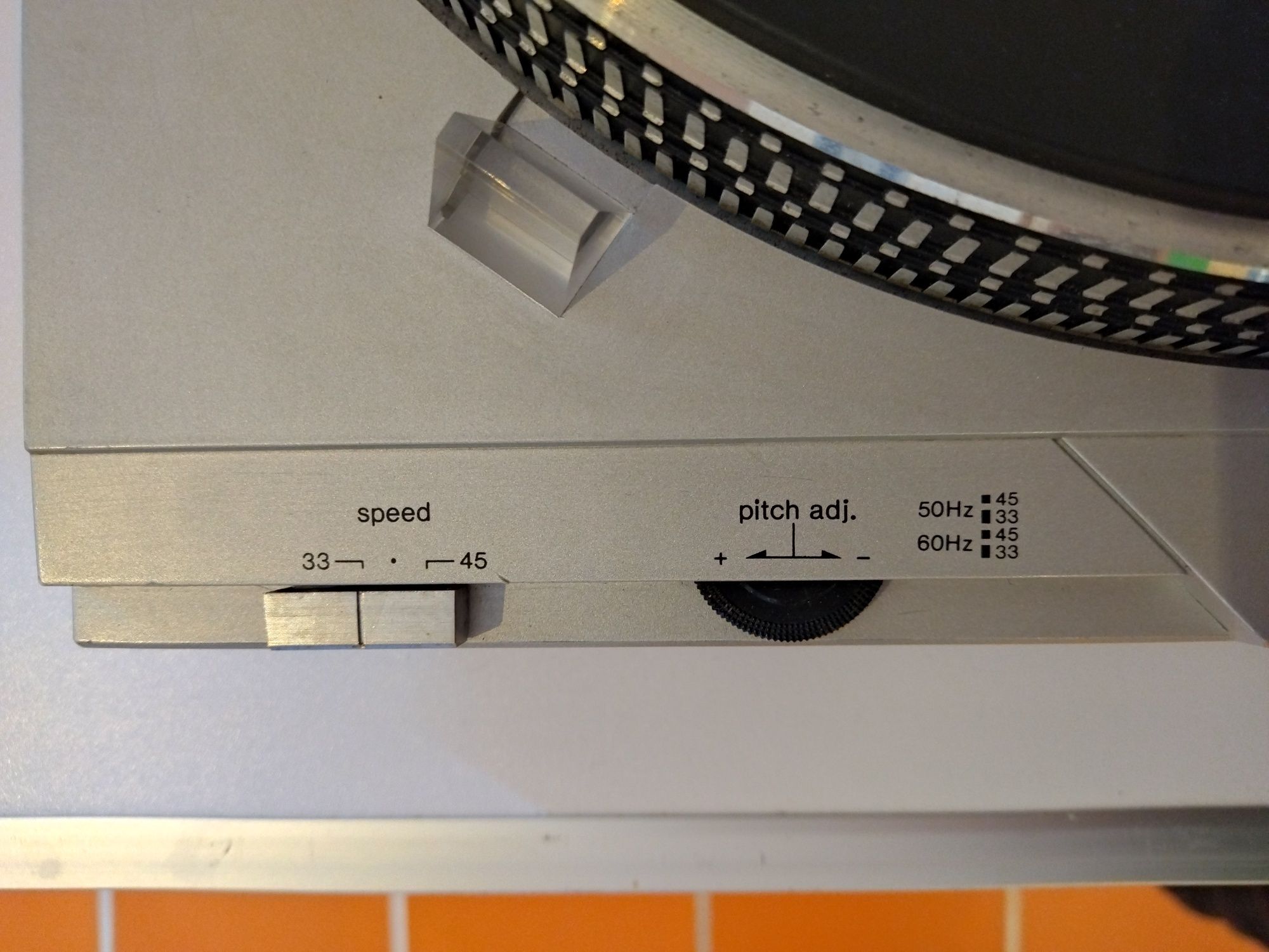 Sistema Hi-Fi Technics Vintage: Gira-Discos, Receiver e Deck de Casset