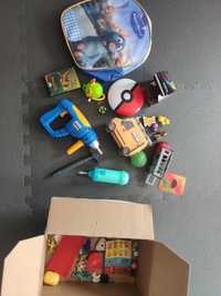 Zabawki edukacyjne na baterie pokemon plecak karton zabawek