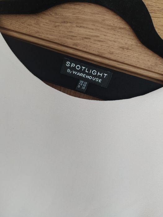 Sukienka wyszczuplająca werehouse 38/40 M/L plecy dopasowana