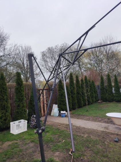 Duży parasol  ogrodowy podswietlany