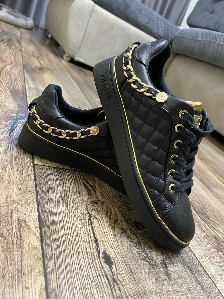 Продам кросовки GUESS