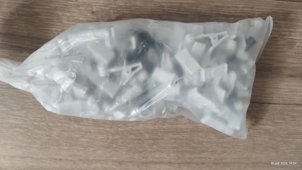 Karnisze ,szyny 2 torowe 4 szt. + żabki.