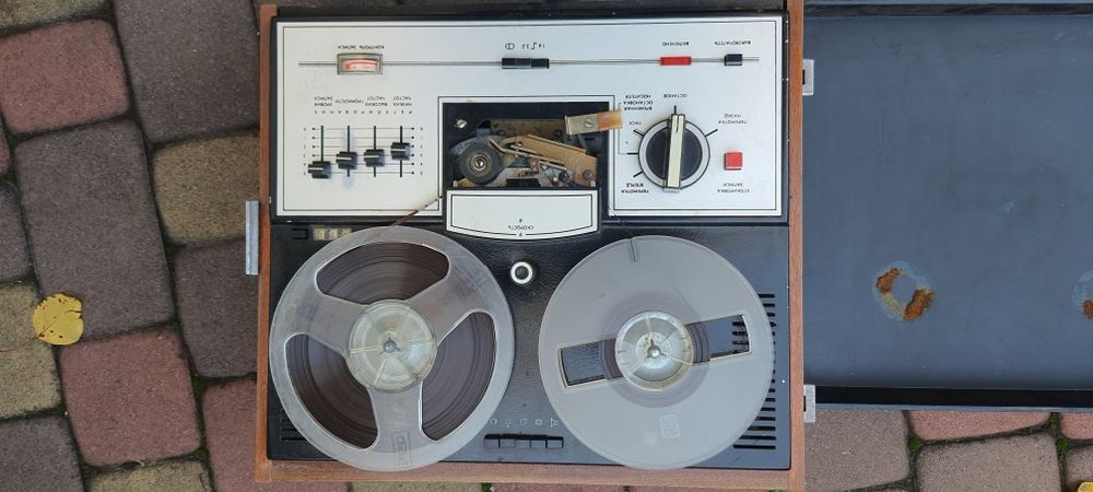 Магнитофон бабинный Яуза207а