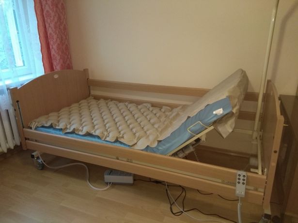 Łóżko rehabilitacyjne z materacem, 120 zł za miesiąc
