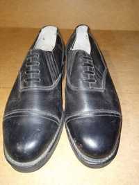 Мода і стиль:Взуття чоловіче,туфлі шкіряні,радянського виробництва.