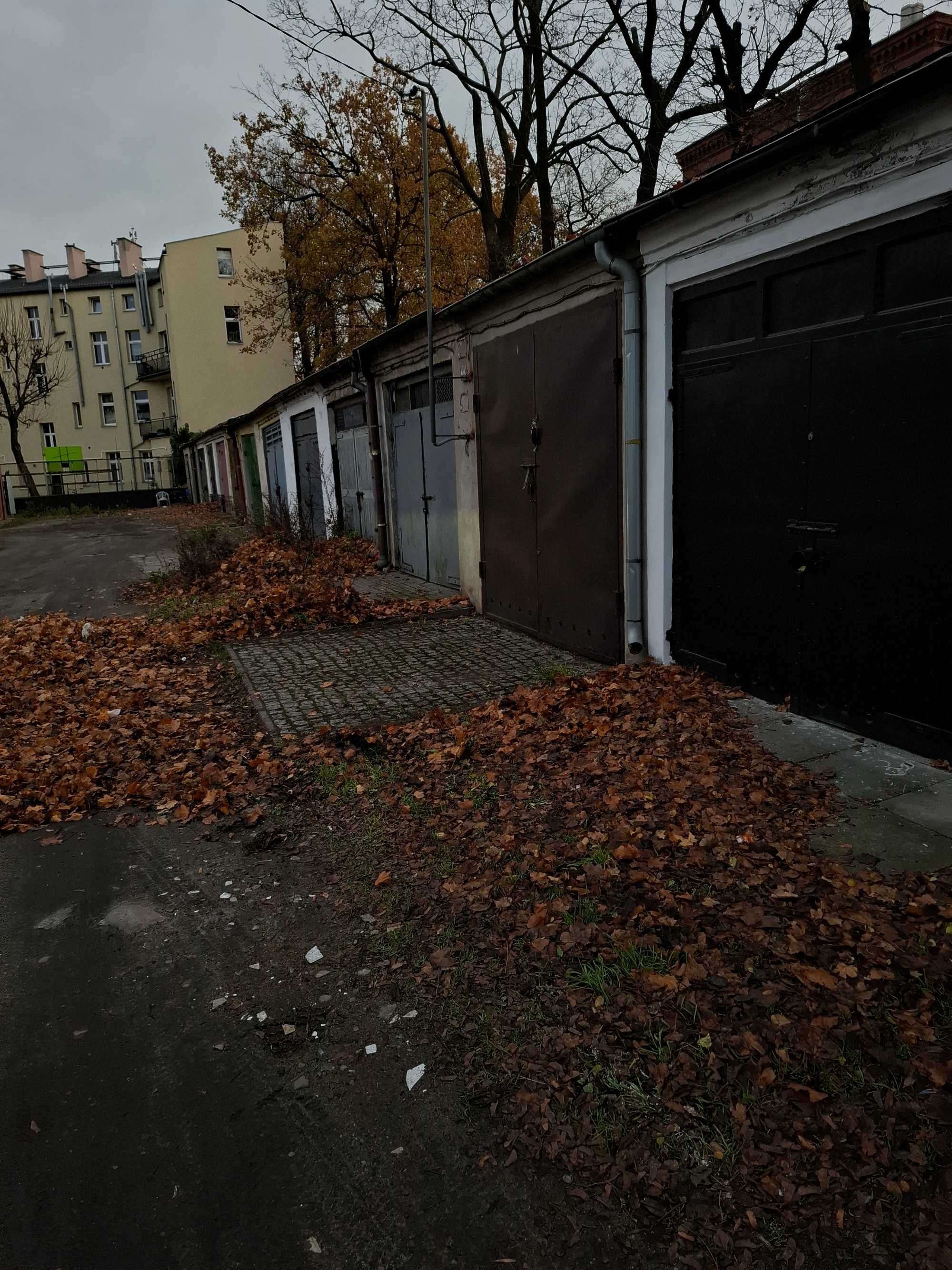 Sprzedam garaż murowany, parking BUSA Tczew Królowej Jadwigi, prąd