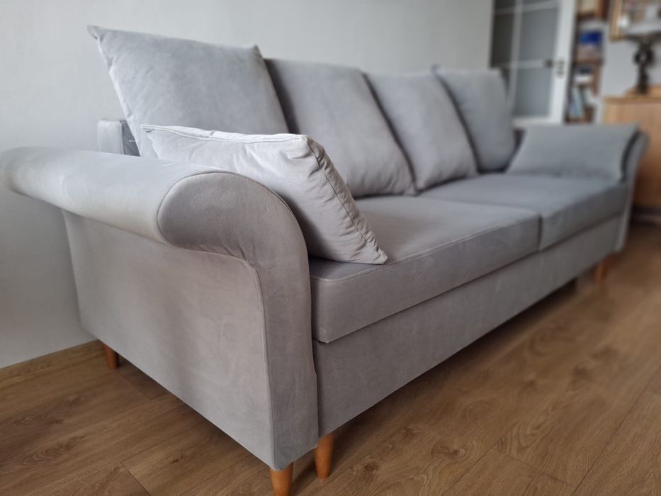 Kanapa rozkładana do salonu, praktycznie nowa