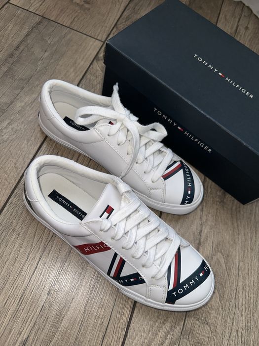 Женские белые кеды с логотипом Tommy Hilfiger