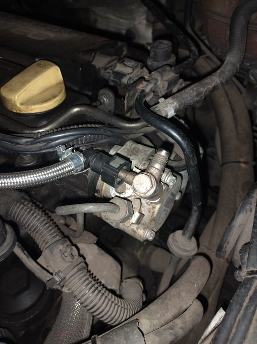 Pompa wysokiego ciśnienia opel Vectra signum 2.2 direct