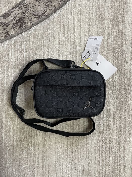 Сумка месенджер Air Jordan monogram black сумка через плече джордан 23