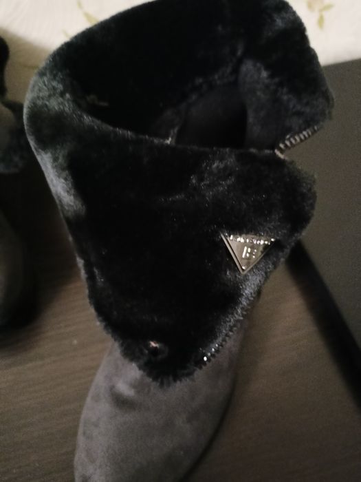 Продам чоботи жіночі НОВІ