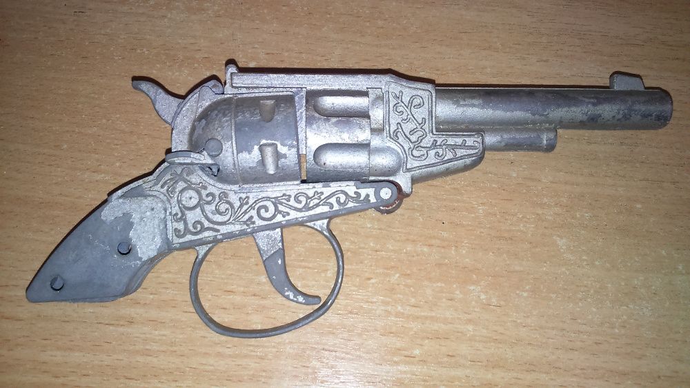Револьвер игрушка ретро на запчасти роизводство СССР