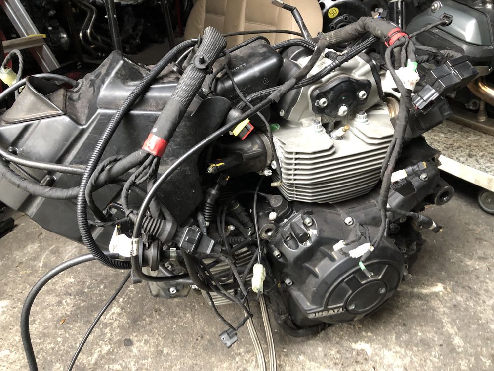 Ducati monster 797 czesci silnik rama siedzenie polka