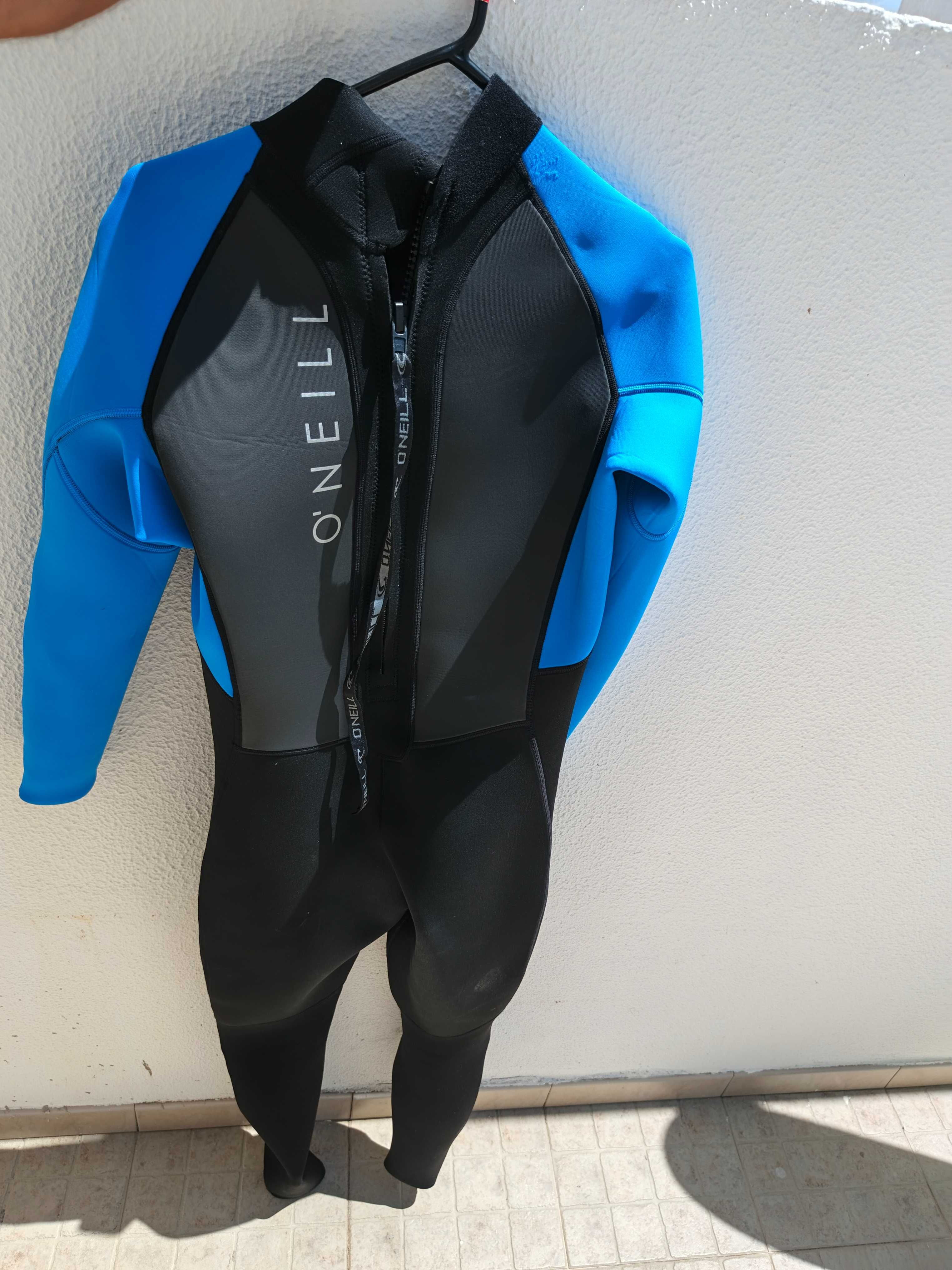 Prancha Surf BERG 8ft + Fato O'Neill 3/2mm (L)