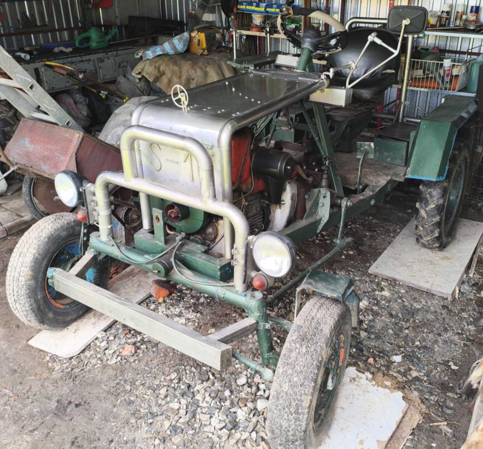 Traktor-papaj silnik S10 diesel