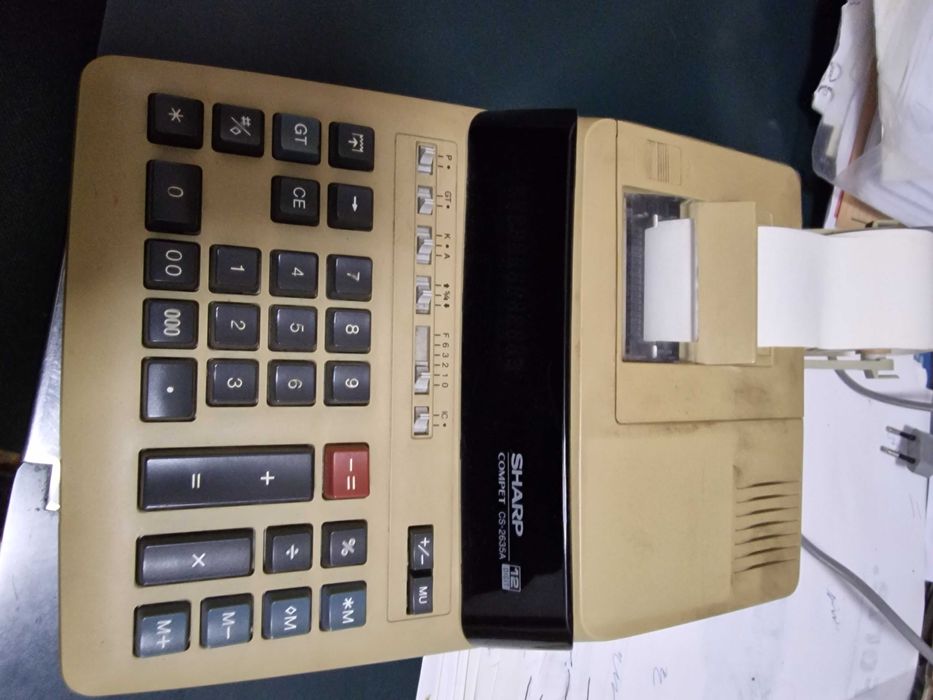 Máquina de calcular da marca SHARP Mod CS-2635A
