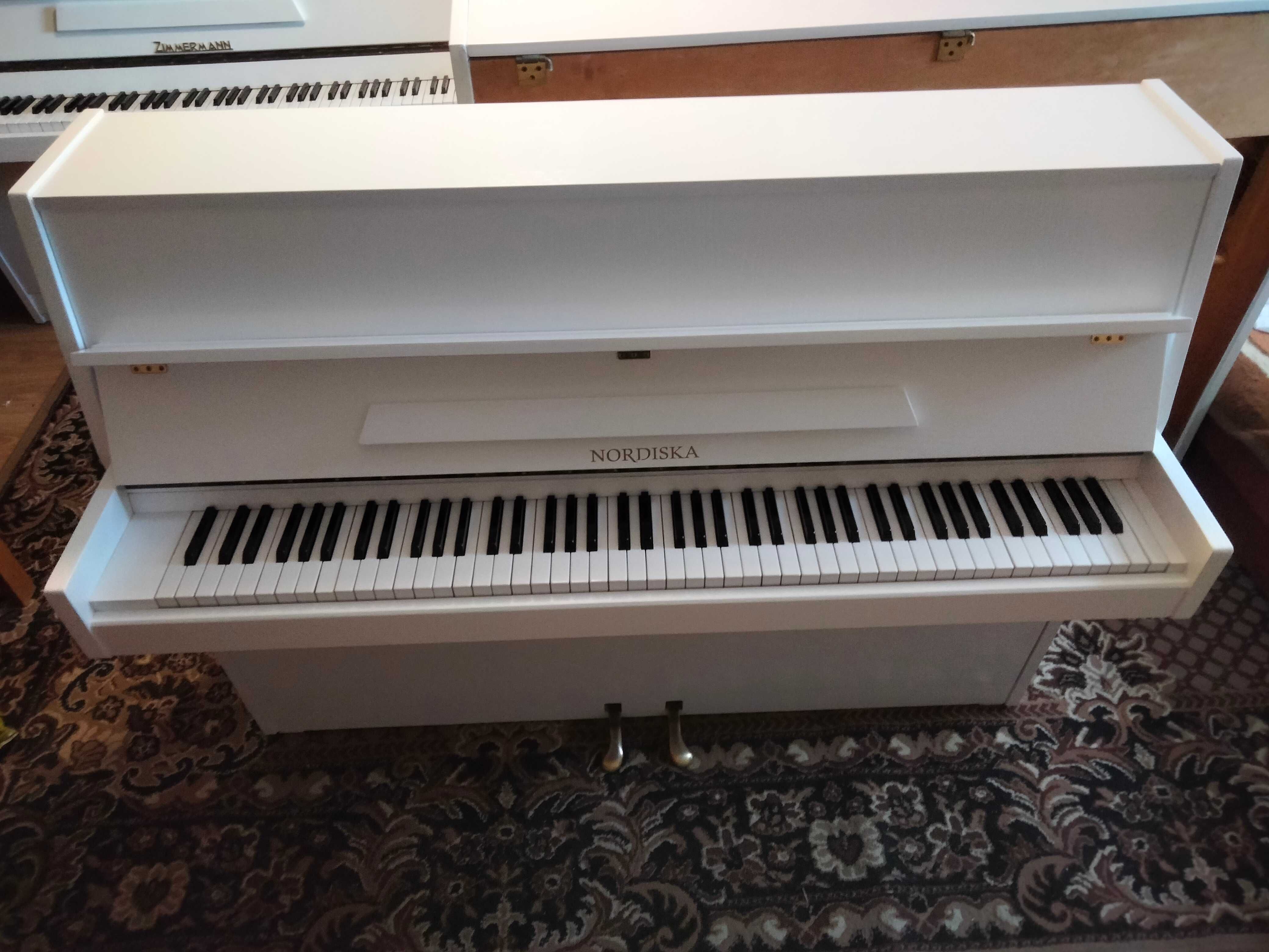 Białe pianina do gry od 3200 transport wniesienie
