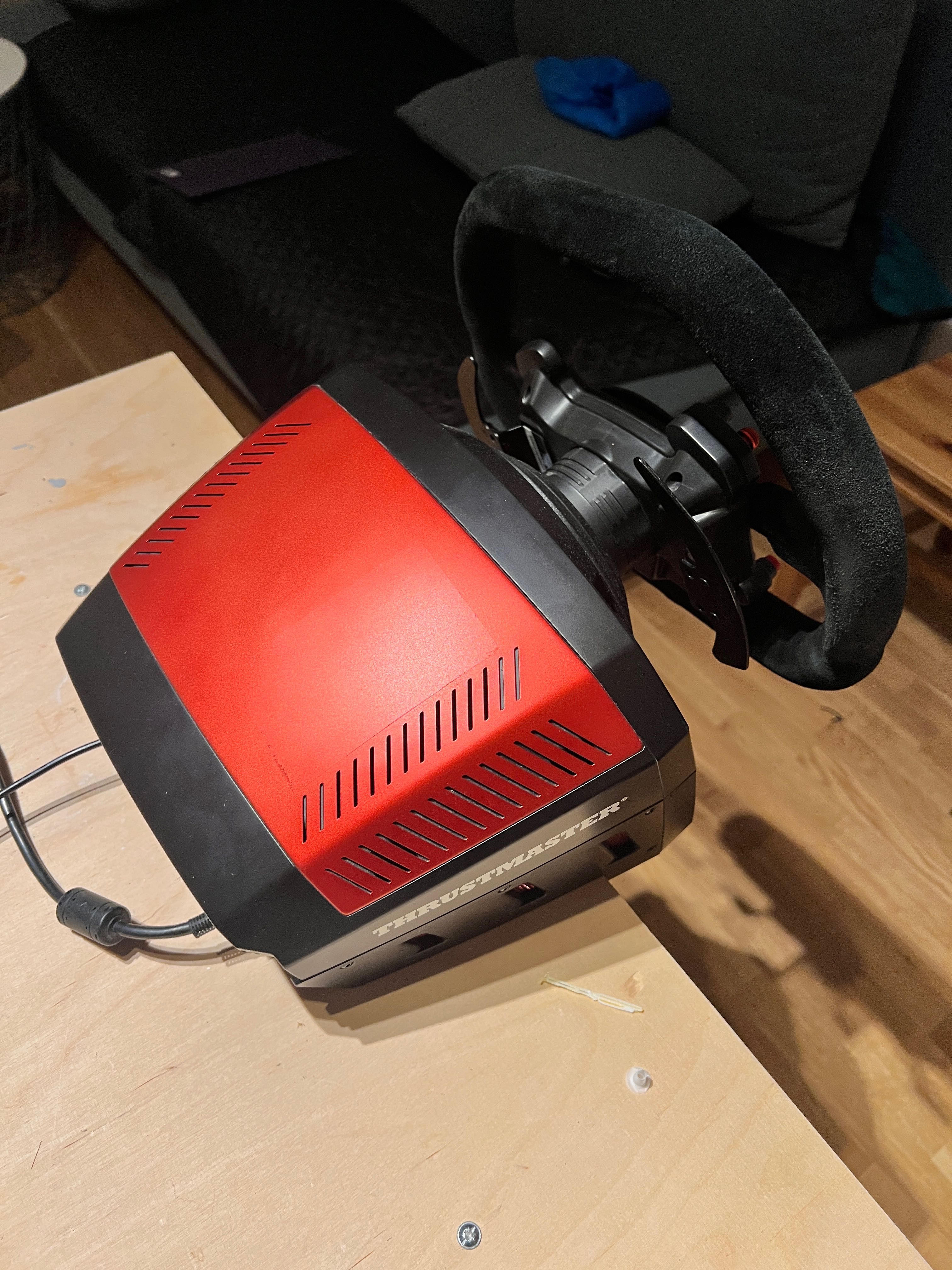 Kierownica thrustmaster TS-XW Racer sparco P310, Pedały T-LCM