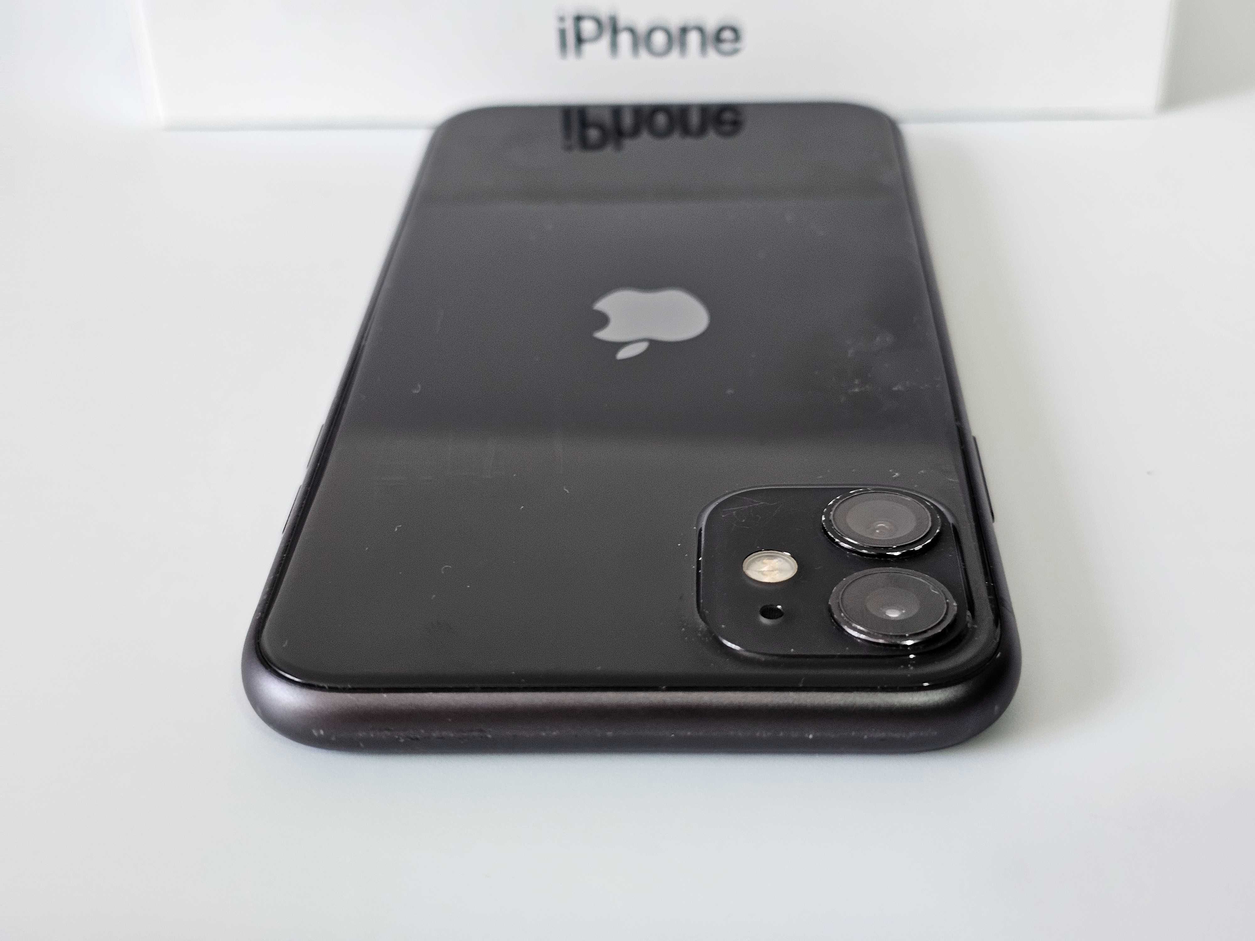 Iphone 11 com 128Gb em ótimo estado. Bateria a 73%. Tudo de origem