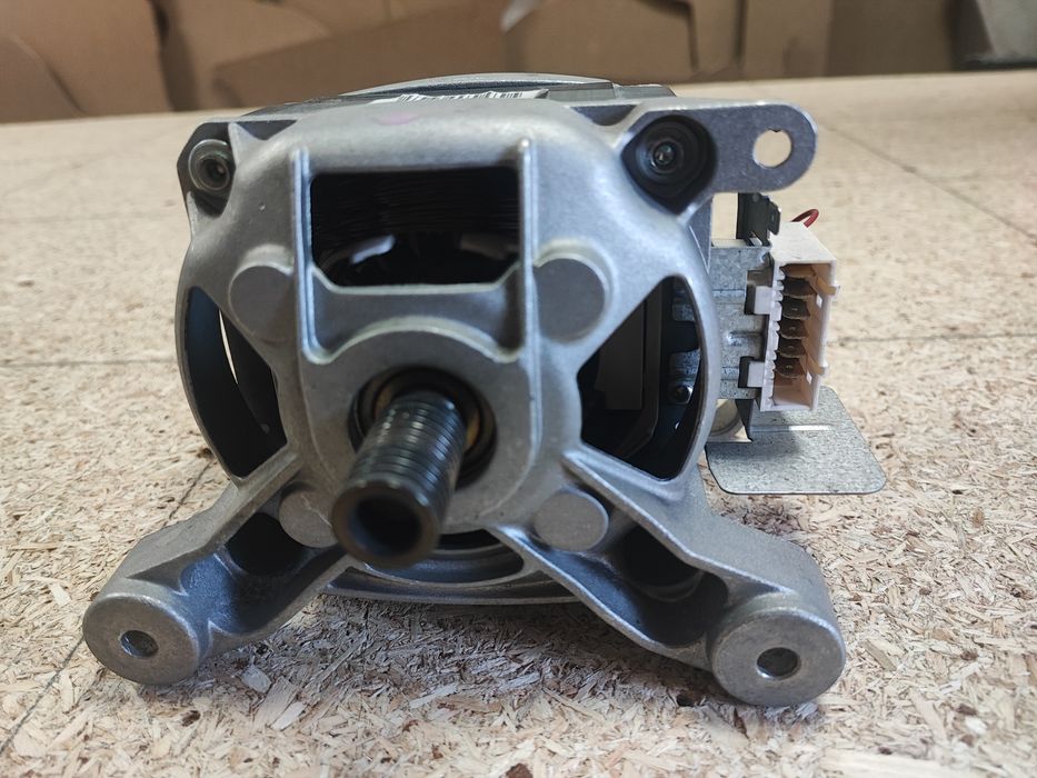 Двигун для пральної машини Whirlpool AWO/D  6100