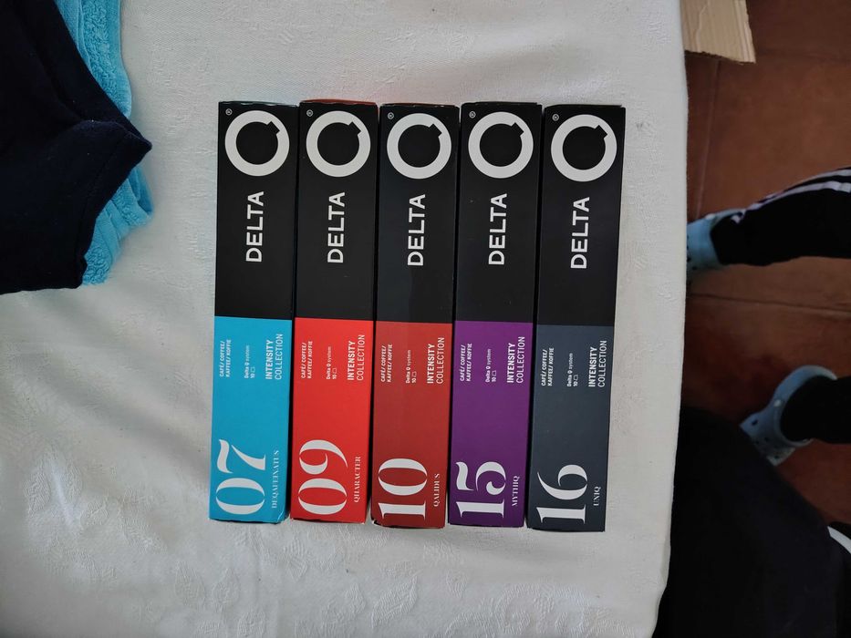 Máquina de Café DELTA Q ICONIQ+520 cápsulas de café+12 chávenas