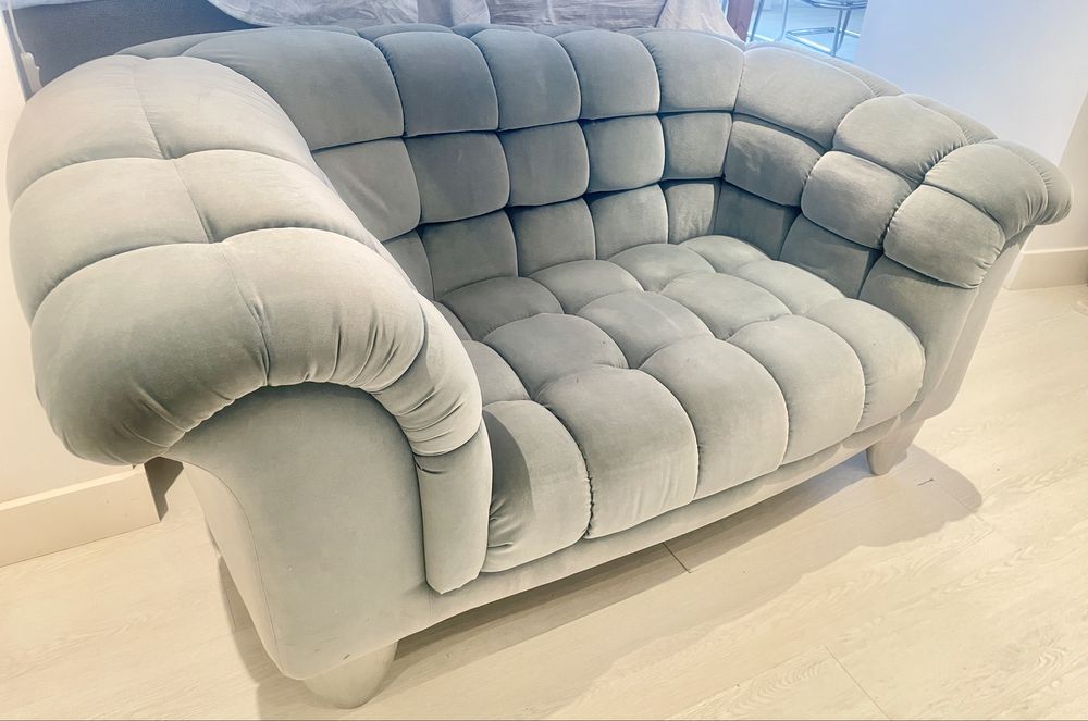 Sofa de autor cinza azulado