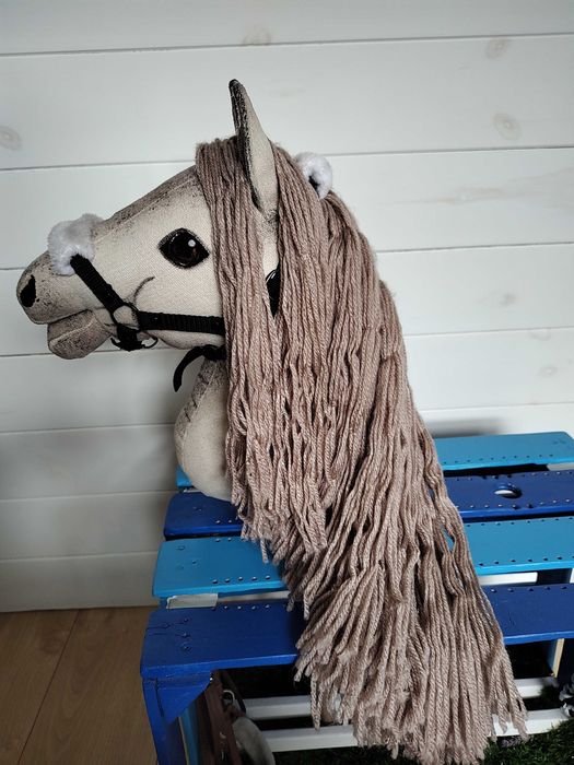 Hobby horse duży+skrzynia stajnia+akcesoria