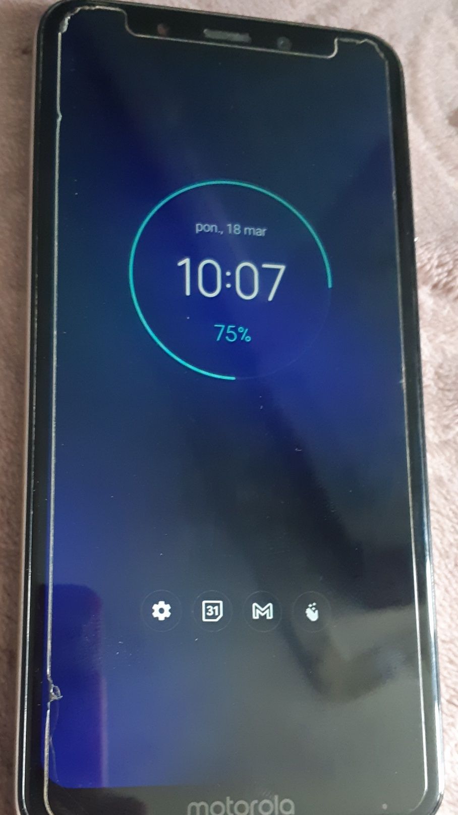 Telefon Motorola One