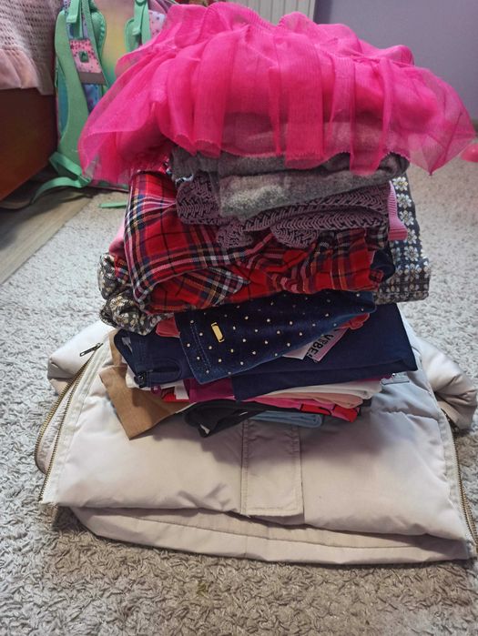 Paka ubrań dla dziewczynki rozmiar 122/128