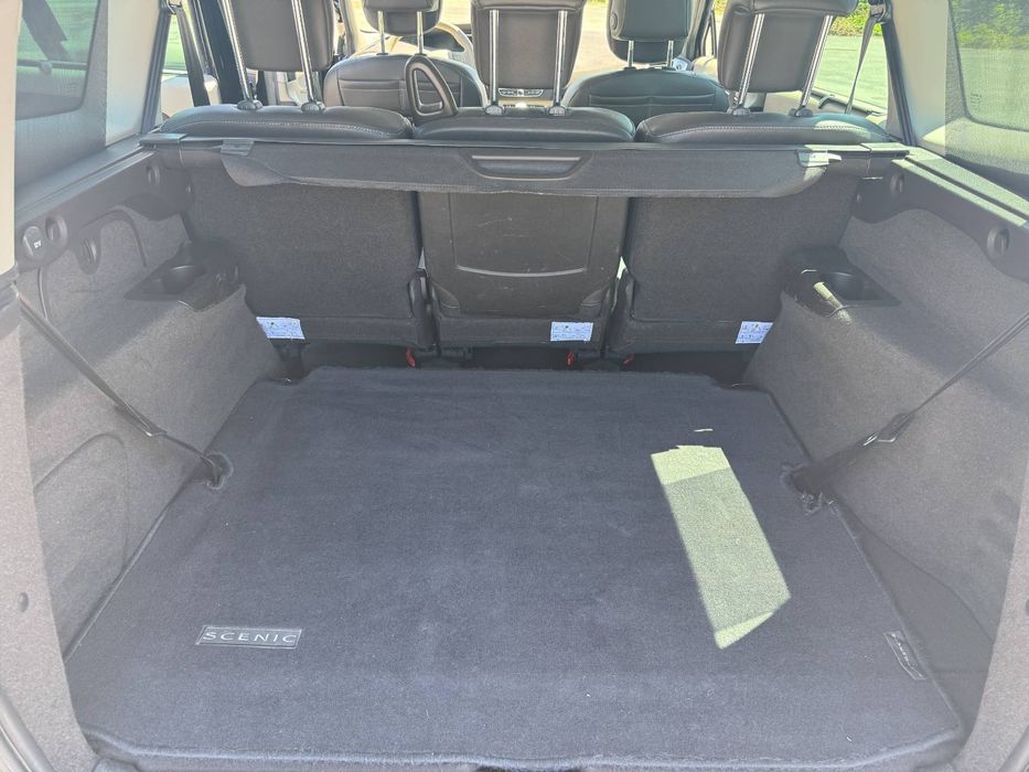 Автомобиль Рено Grand Scenic