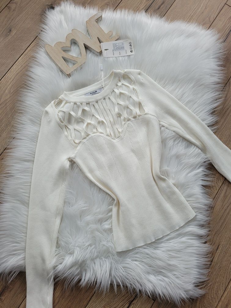 Sweter cieńki sweter dzianina prążkowa dekolt Serce ecru