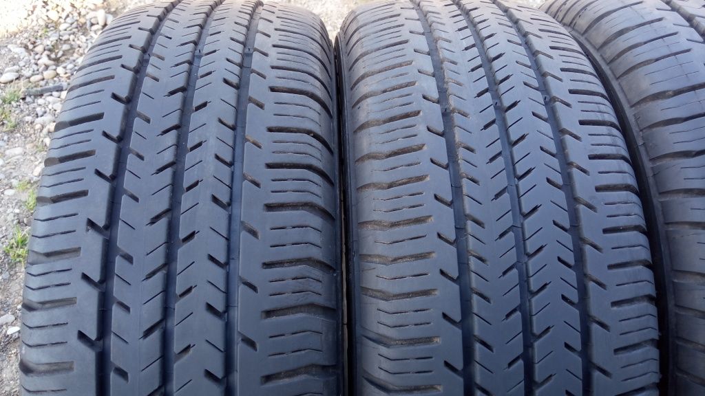 215/65/15с Michelin