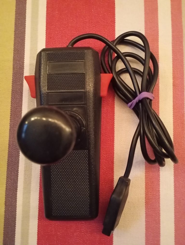 2 x Joystick para Atari ou Sega