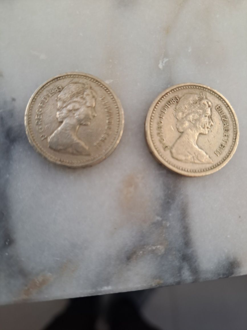 2 moedas inglezas 1 pond