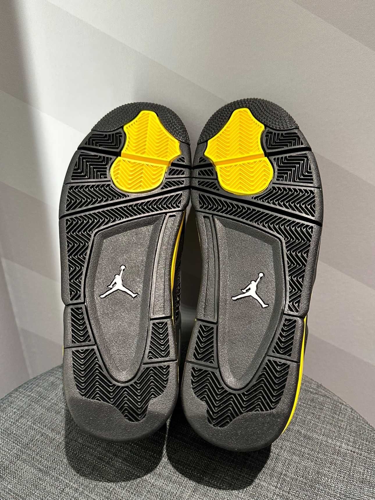 Jordan 4 rétro Thunder 44