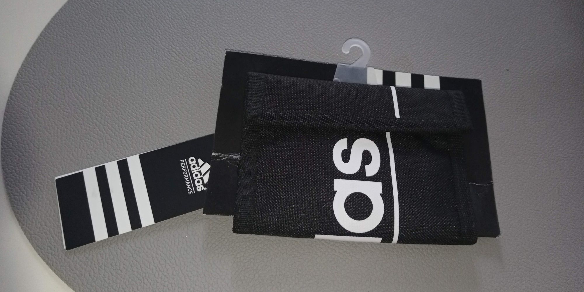Nowy portfel firmy Adidas