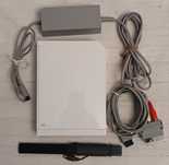 Consola Nintendo Wii branca + cabos de ligação