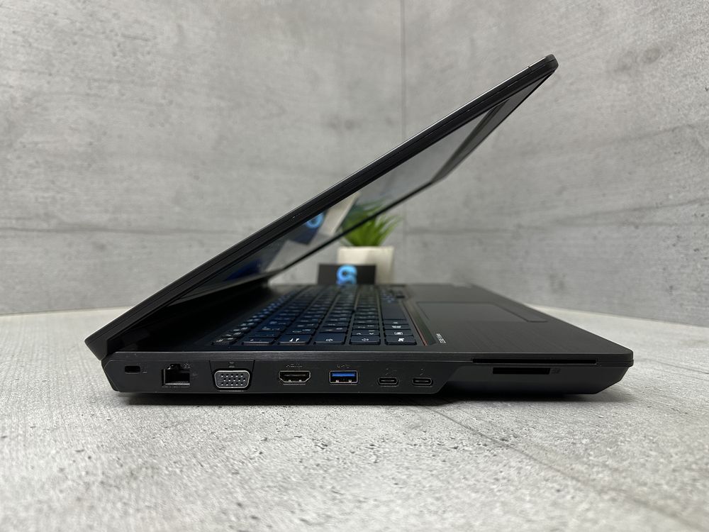 Ігровий ноутбук Fujitsu H780/I7-8750H/15.6"/32gb ddr4/512 ssd/Nvidia