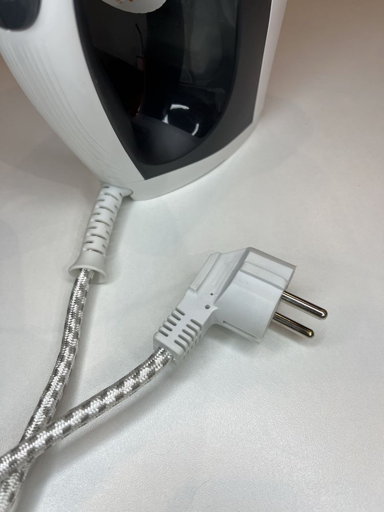 Żelazko Intertek HG06892D