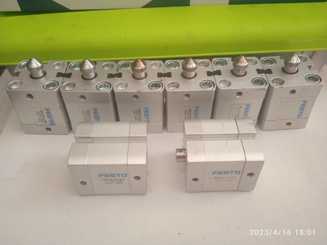 Lote de pneumáticos semi novos