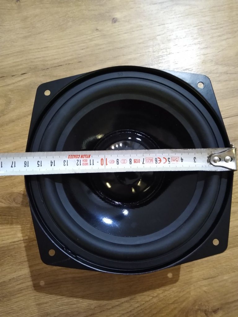 Głośnik Basowy 80 WATT Dynavox