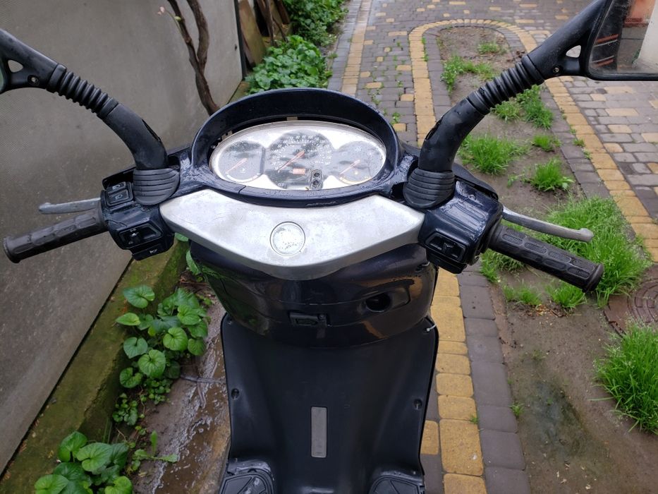 Скутер Aprilia Leonardo 125