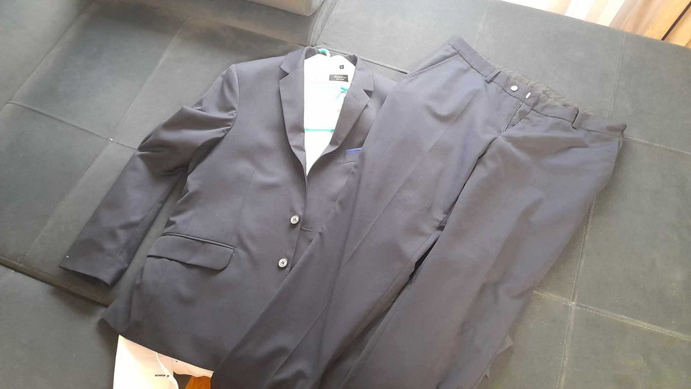 Garnitur Pako Lorente na ok 170cm plus koszula TUDOR gratis