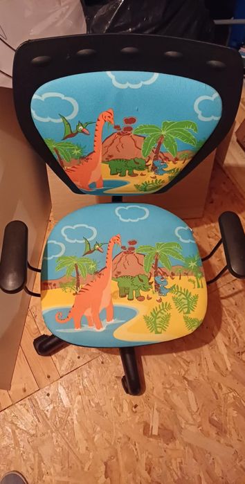 Krzeslo kręcone  w dinozaury