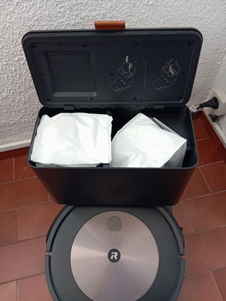 Aspirador automático iRobot Roomba j7+