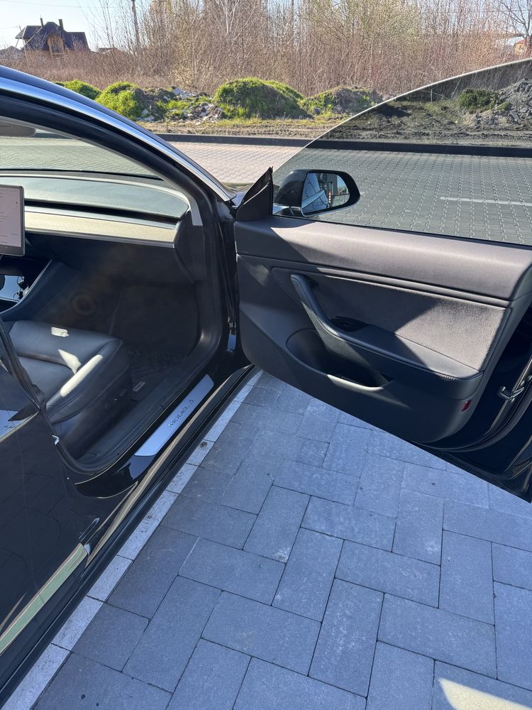 Tesla Model 3 2019