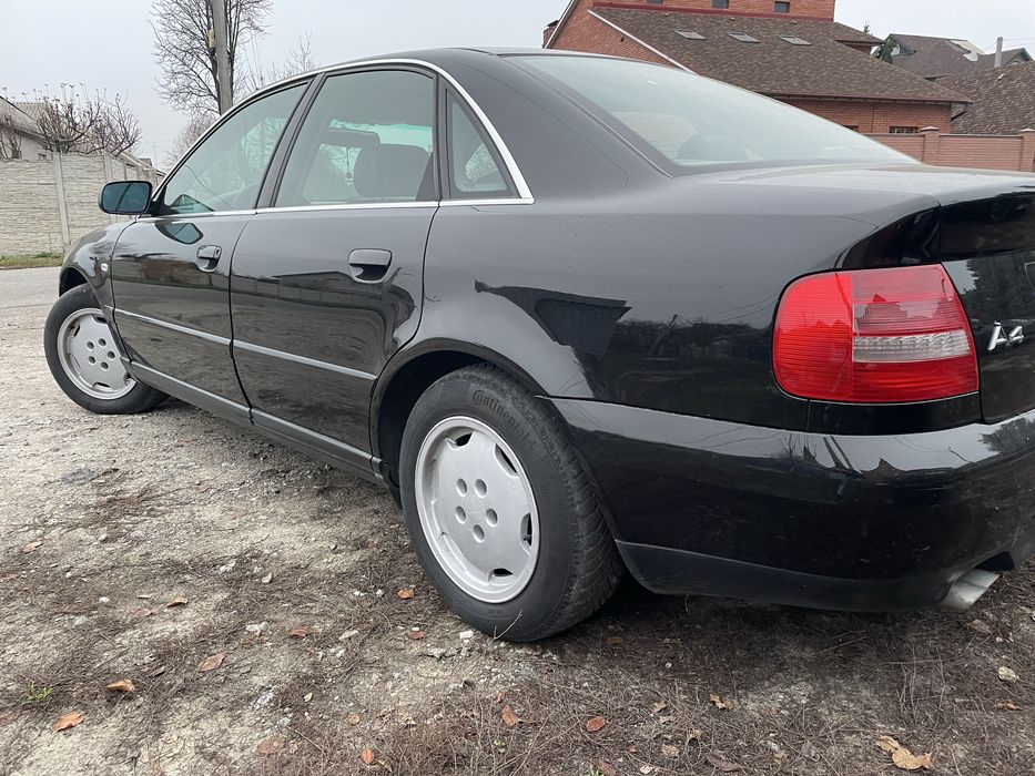 Audi A4 Автомат 2.4 v6