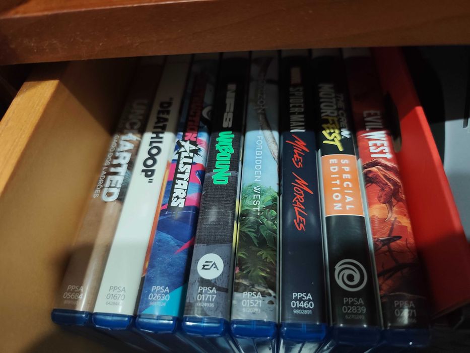 Vendo ps5 1tb + 1tb extra + ps portal + jogos